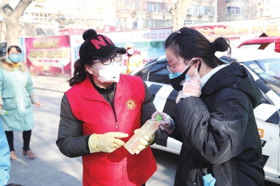 用點滴善舉筑就強大正能量 蘭州市各級道德模范、蘭州好人齊心援助抗擊疫情一線