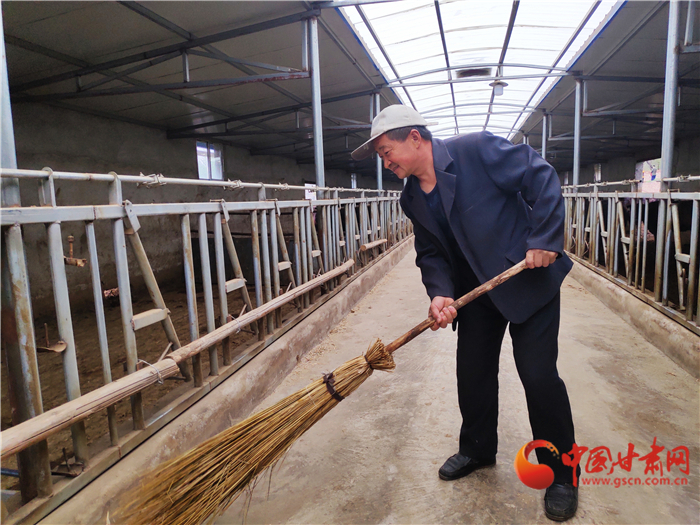 【甘肅省決戰(zhàn)決勝脫貧攻堅】脫貧戶李明堂：脫貧也光榮 幸?？侩p手