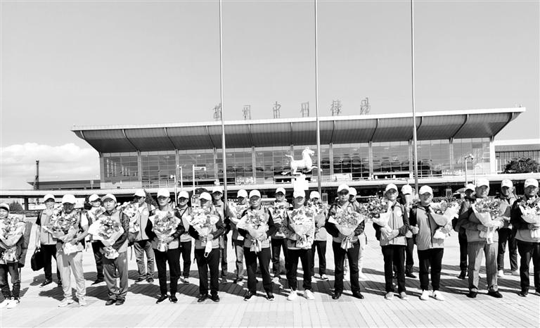 圓滿(mǎn)完成烏魯木齊防疫消殺任務(wù) 30位蘭州抗疫勇士凱旋