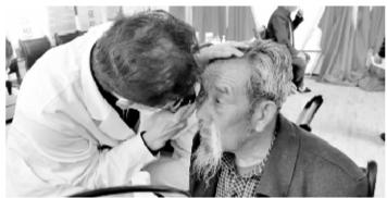 致敬時(shí)代楷?！瓣P(guān)愛八步沙林場大漠治沙人眼健康公益行動”啟動