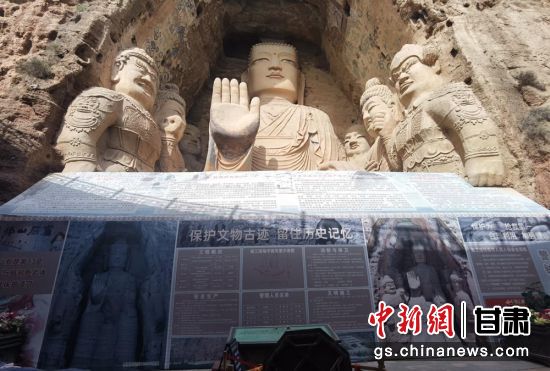 時(shí)下，中國(guó)“石窟鼻祖”天梯山石窟第13窟大佛足部與局部危巖體搶救性保護(hù)項(xiàng)目正在施工。圖為施工現(xiàn)場(chǎng)。陳曉斌 攝