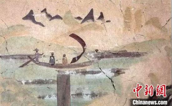 “一人搖櫓晃扁舟，兩人撐篙水上漂。”圖為莫高窟第323窟《搖櫓帆船》（初唐）?！《鼗脱芯吭汗﹫D