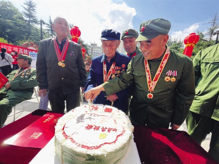 蘭州市“關(guān)愛(ài)老兵”大型公益活動(dòng)昨日舉行