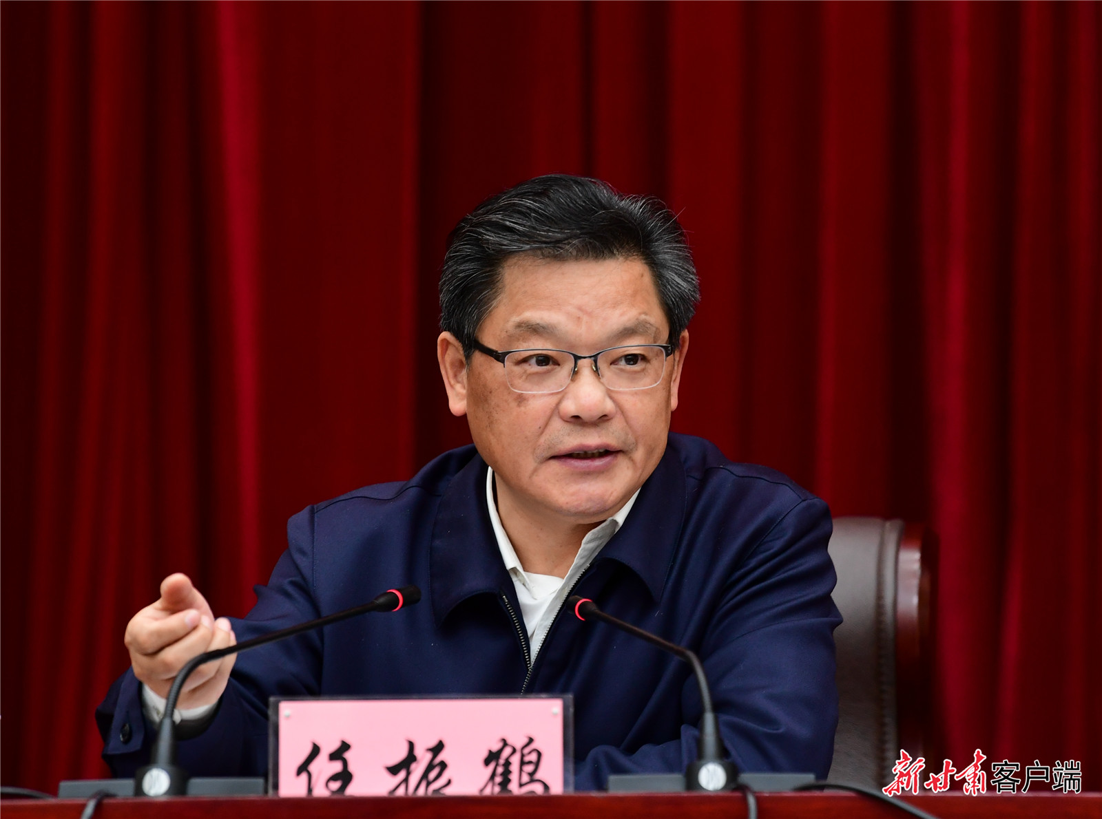 任振鶴在全省新型城鎮(zhèn)化工作推進(jìn)會(huì)議上強(qiáng)調(diào)：凝心聚力抓落實(shí)、蹄疾步穩(wěn)向前進(jìn)，奮力推進(jìn)新型城鎮(zhèn)化建設(shè)再上新臺(tái)階