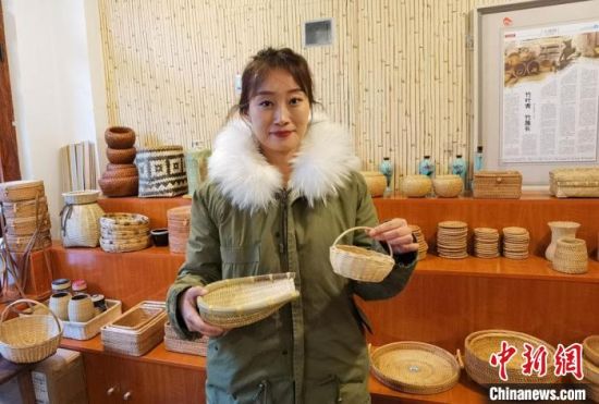 40多種精小玲瓏、純手工制作的新型盛食容器、居家工藝品等，每一件都令人愛不釋手?！●T志軍 攝