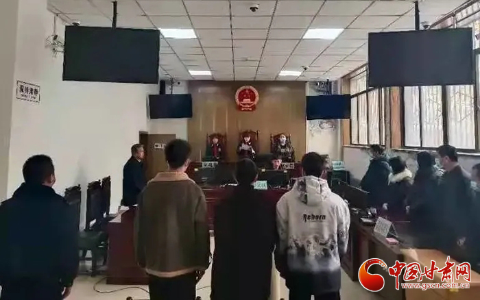 依法帶娃！甘肅省平?jīng)鍪邪l(fā)出首份《家庭教育令》