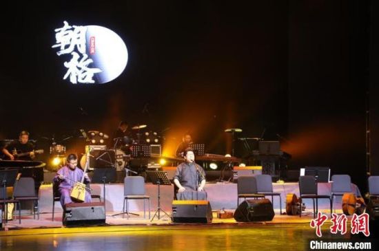 圖為甘肅本土原生態(tài)樂隊(duì)“朝格組合”在蘭州演出。(資料圖) 受訪人供圖