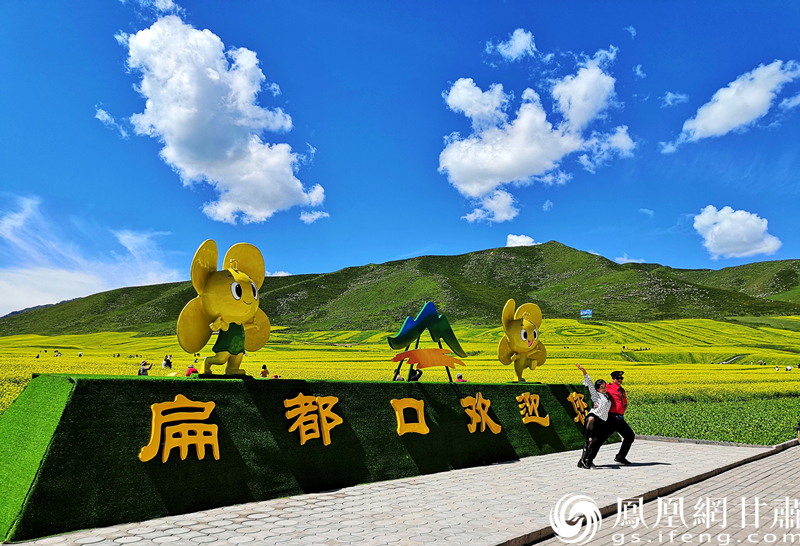 河西走廊張掖扁都口，古絲綢之路要道。王振武 攝