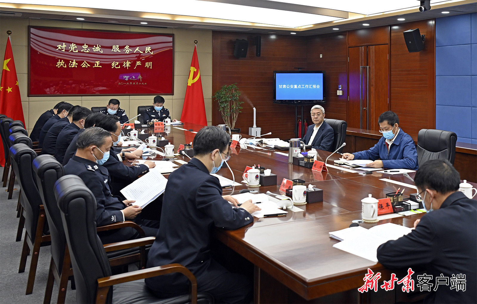 【甘快看】尹弘在甘肅省公安廳調(diào)研時強(qiáng)調(diào)：堅(jiān)持政治建警鍛造公安鐵軍，全力以赴防風(fēng)險(xiǎn)保安全護(hù)穩(wěn)定