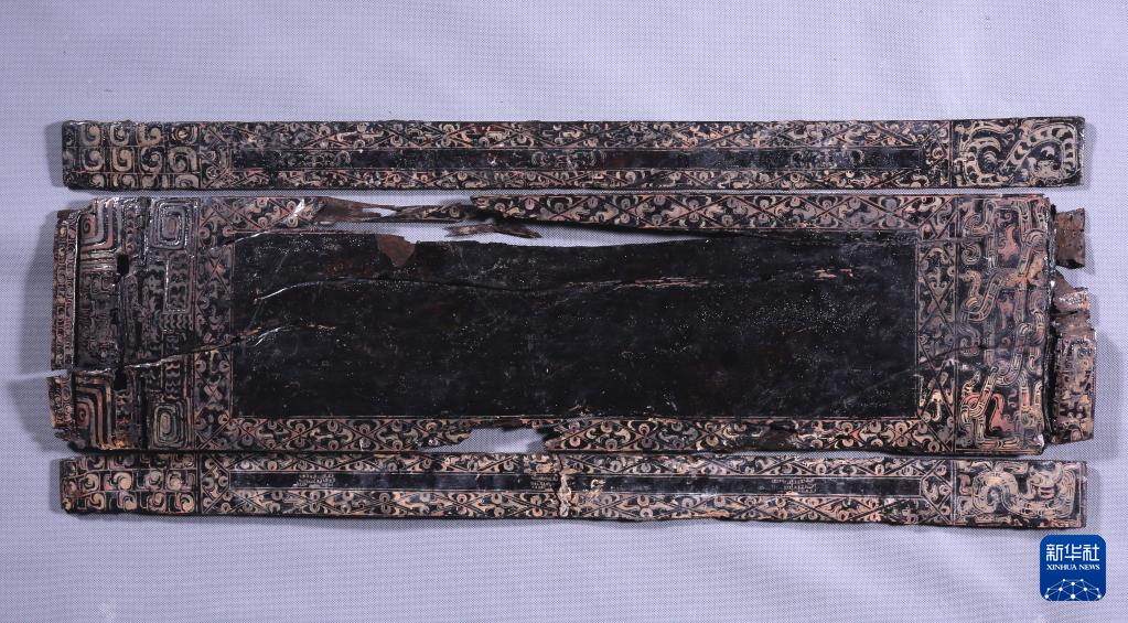 江西樟樹市國(guó)字山戰(zhàn)國(guó)墓葬出土漆瑟（資料圖）。