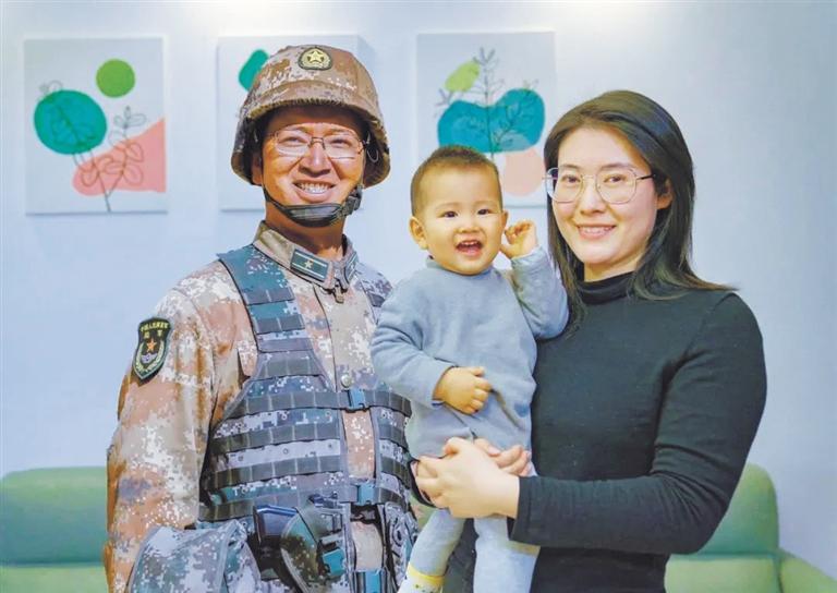 蘭州市退役軍人事務(wù)局舉行清明代祭掃儀式 陳紅軍烈士父親給兒子寫來(lái)寄語(yǔ) “你是祖國(guó)的好兒女，也是我們的驕傲”