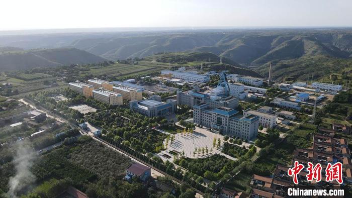 圖為華能正寧核桃峪煤礦廠區(qū)。(資料圖) 慶陽市委宣傳部供圖