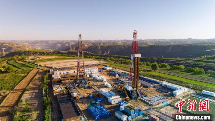 圖為中石油長慶油田慶陽華H60雙機組鉆井現(xiàn)場。(資料圖) 慶陽市委宣傳部供圖