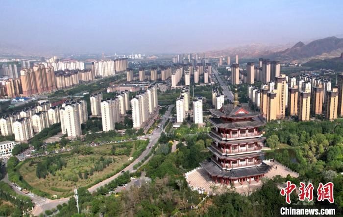 圖為“南涼古都”樂都朝陽山片區(qū)的今朝。　薛蒂 攝