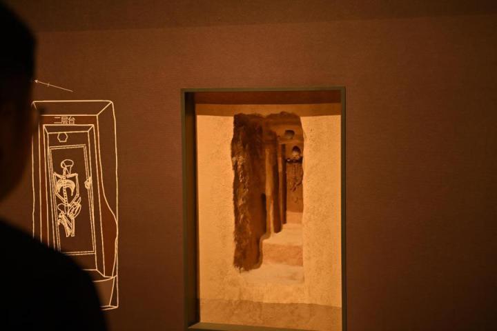 張家川縣馬家塬車輿博物館展陳的馬家塬遺址出土文物。李亞龍 攝