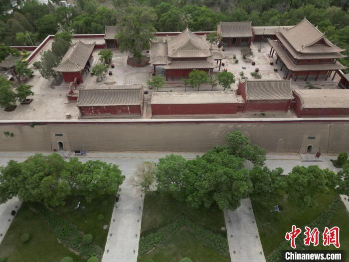 5月16日，航拍下的雷臺(tái)漢墓墓室入口。戴文昌　攝