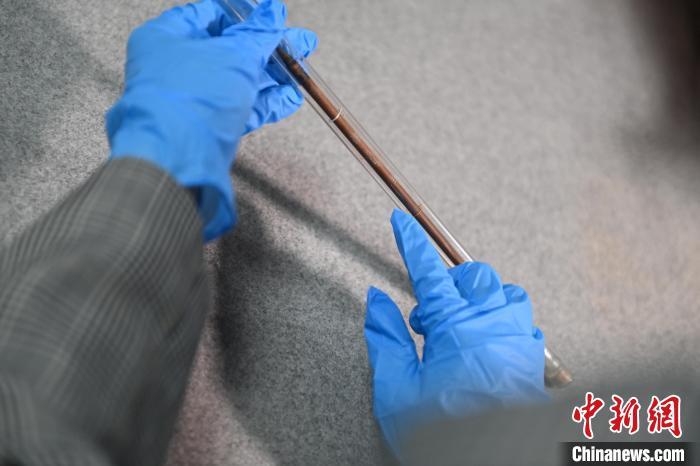 2024年5月7日，拍攝的甘肅省博物館館藏國寶級文物“白馬作”毛筆。李亞龍　攝